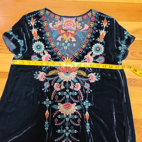 Johnny Was Velvet Top - Picture 4 of 6